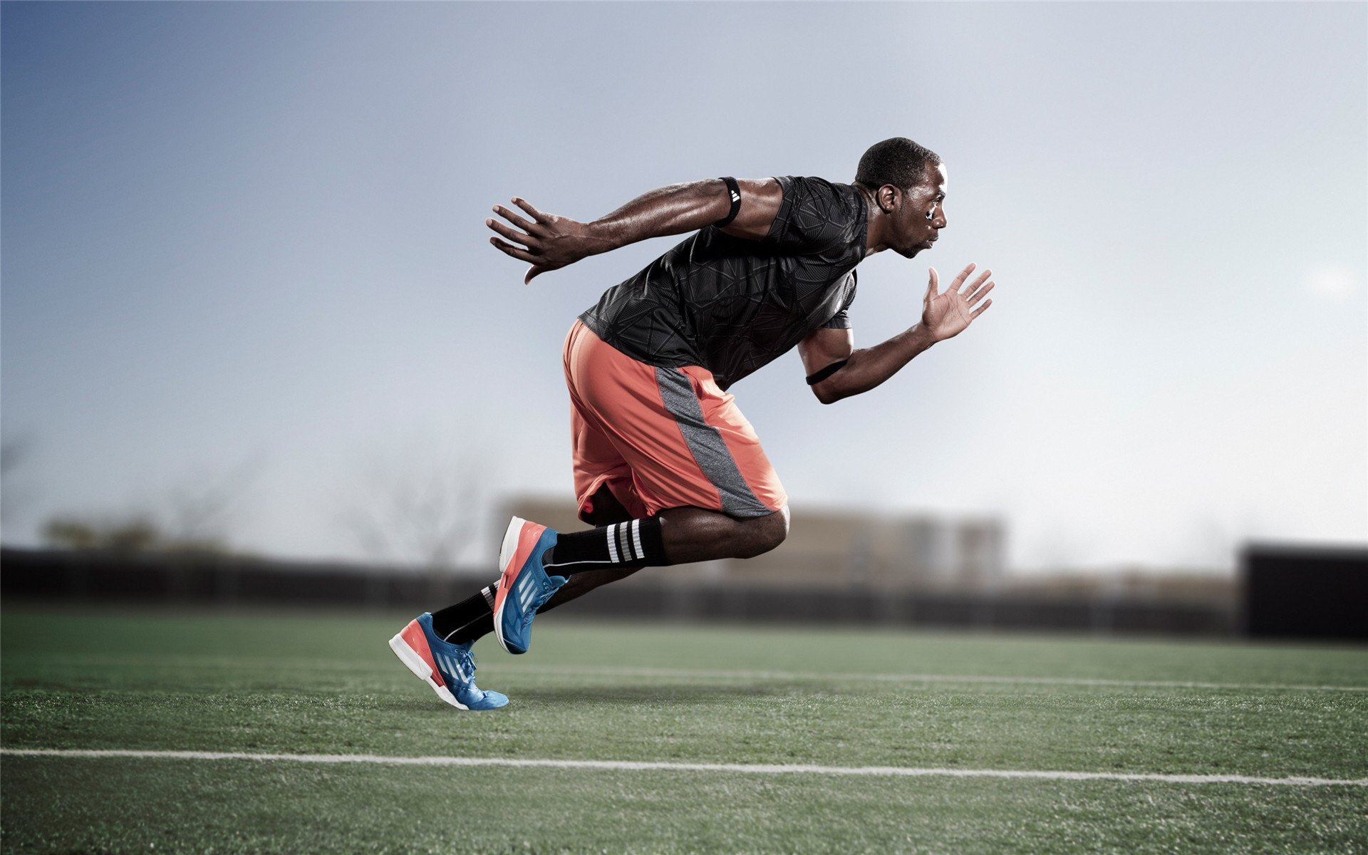 世界短跑锦标赛，极速冲刺撼动全场，世界短跑冠军的速度是多少